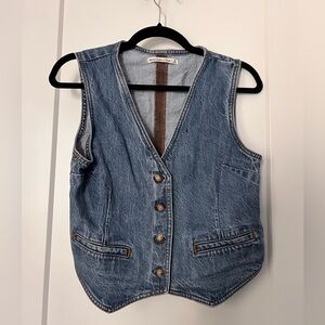 Abercrombie denim vest size small worn once